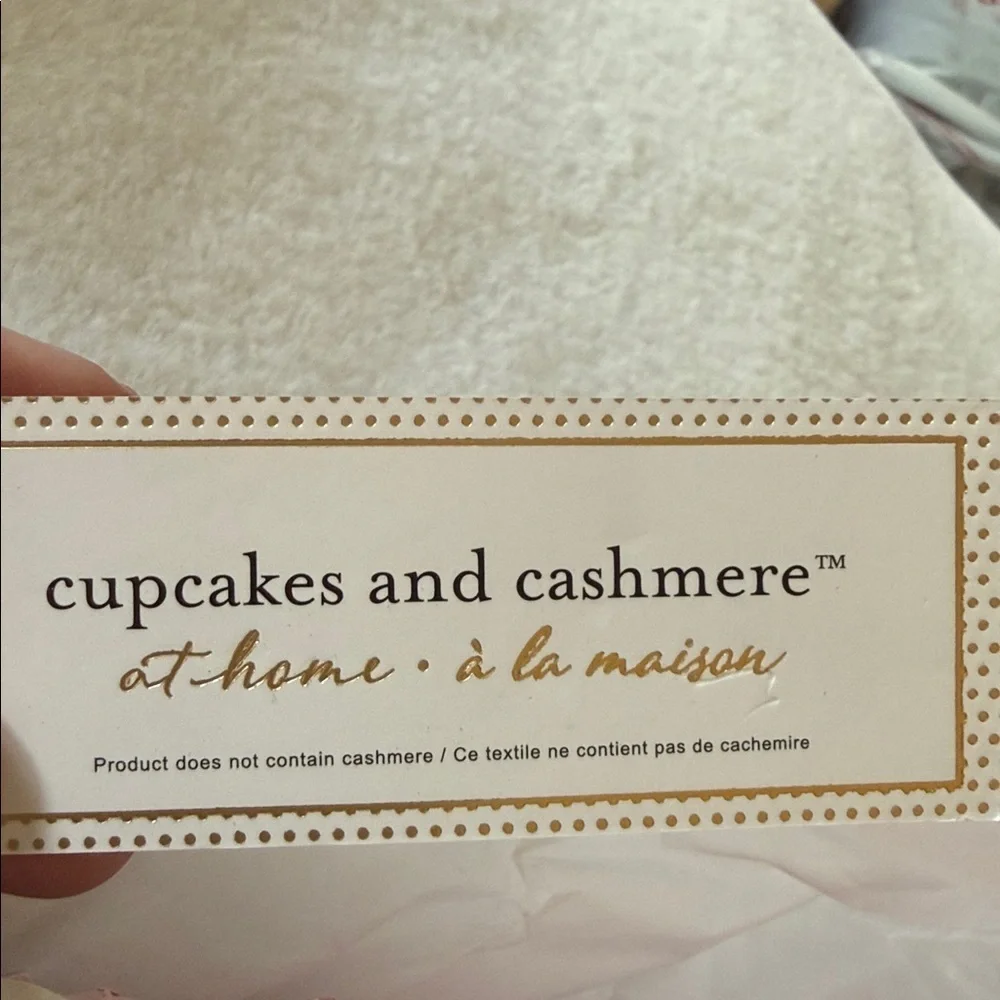 NEW Cupcakes & Cashmere Pink Bow  Tree